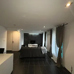 Grand Climatise Et Fonctionnel Appartement